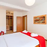 Guesthost - Santa Rita Roomy *
