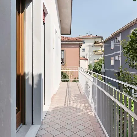 Guesthost - Santa Rita Roomy Padua