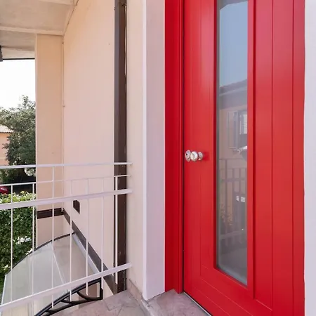Guesthost - Santa Rita Roomy *